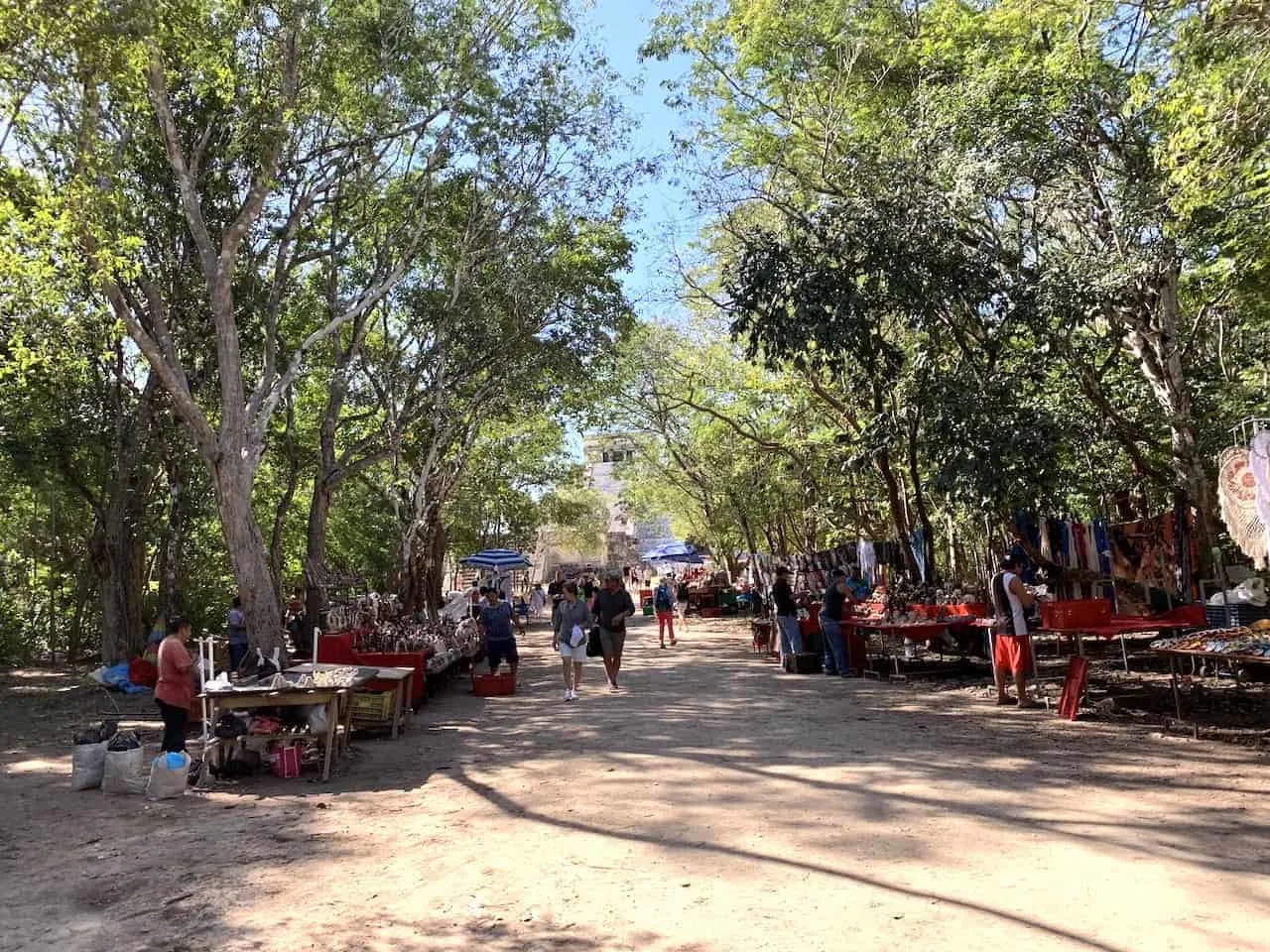 Chichen Itza Vendors