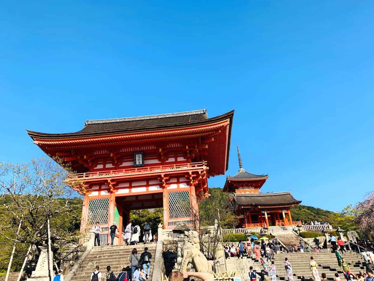 Intrarea în templul Kiyomizu-dera