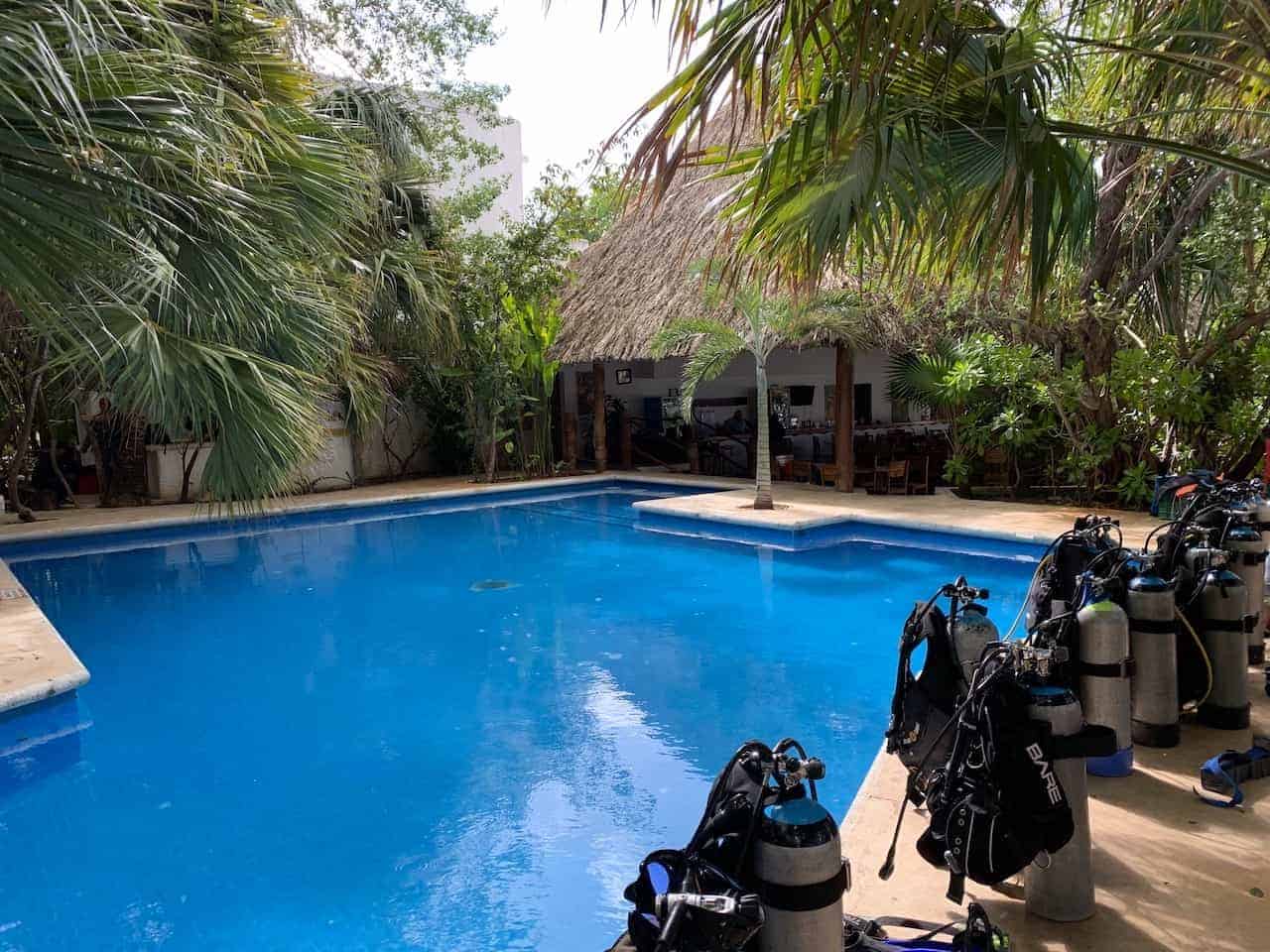 Scuba Total Cancun Pool