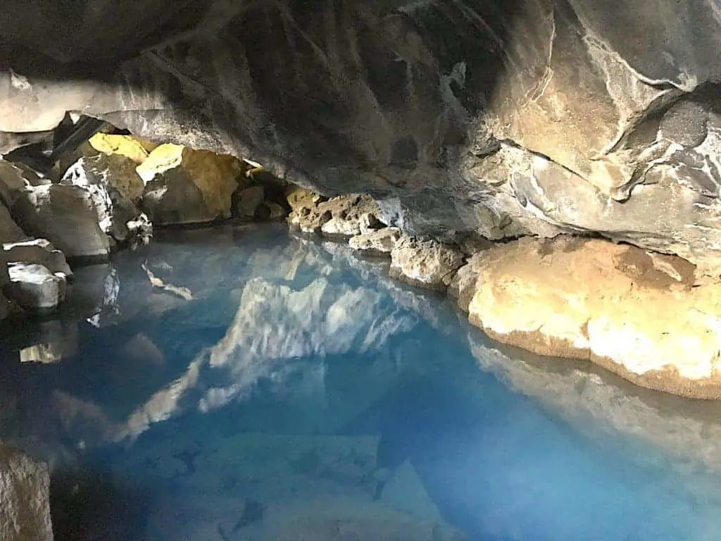 Grjotagja Cave