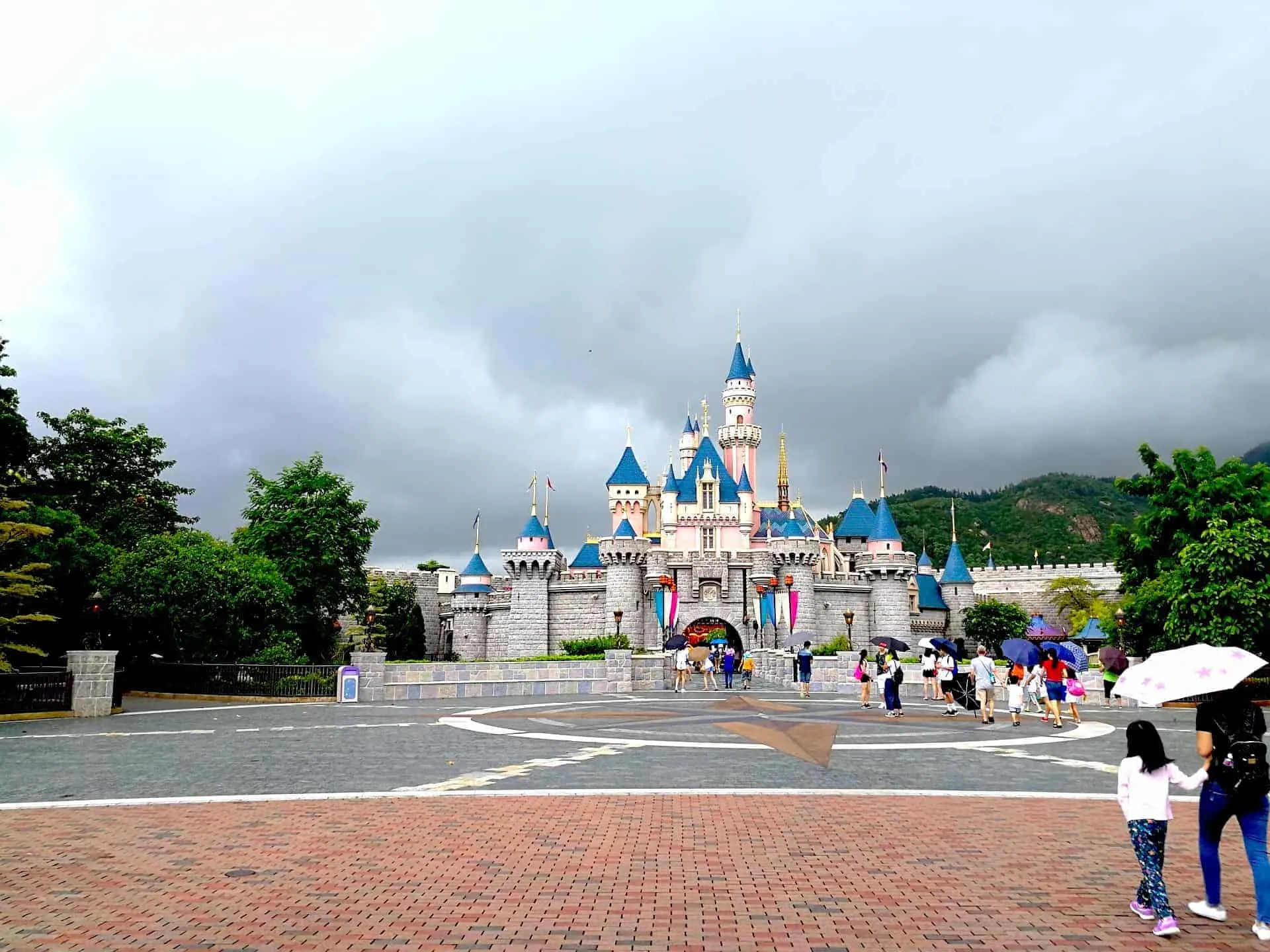 Hong Kong Disney Castle