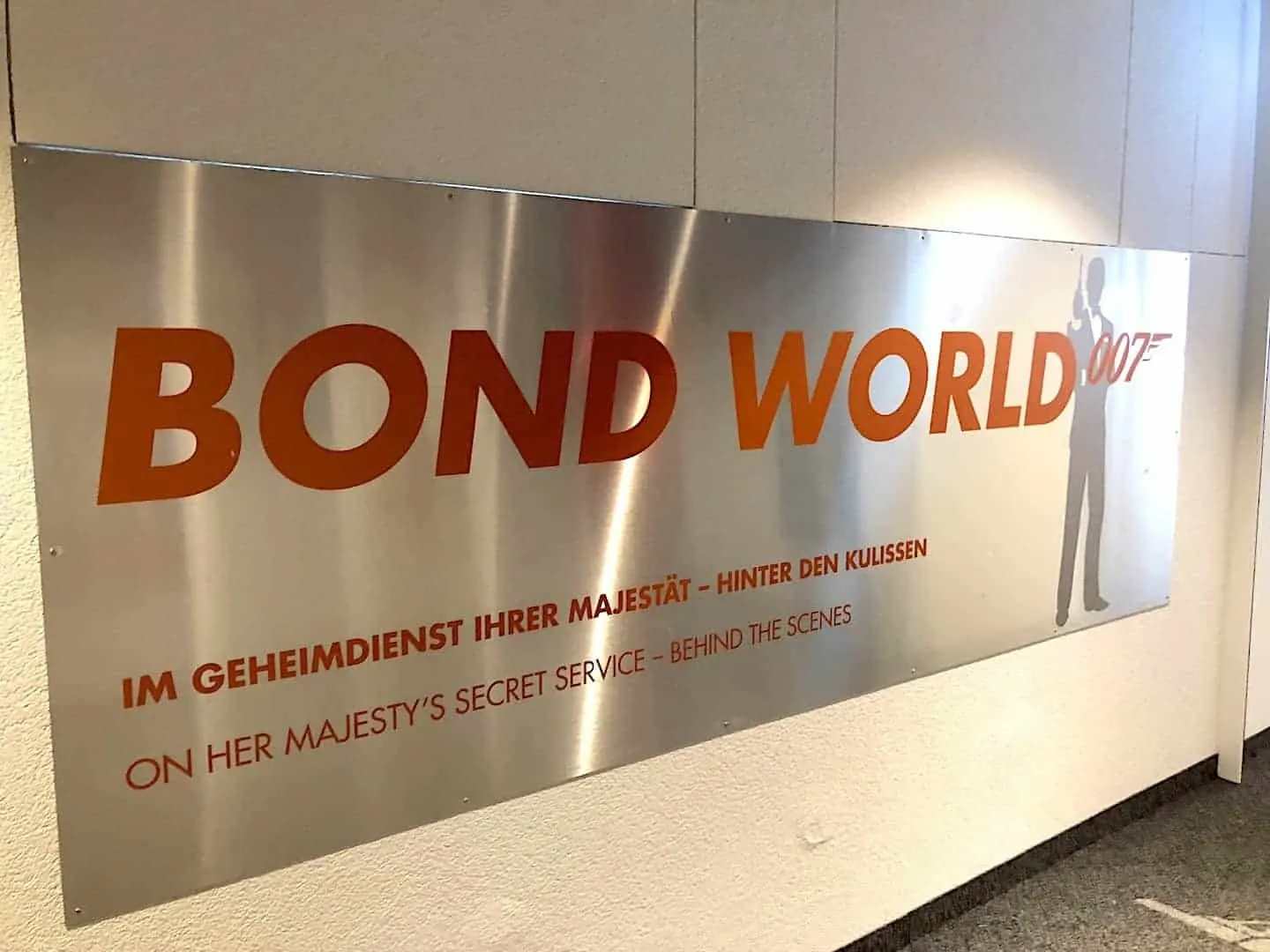 Schilthorn Bond World Entrance