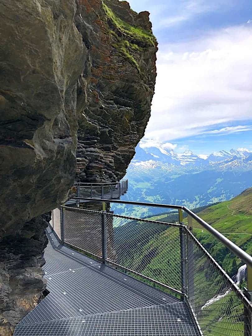 スイス10日間の旅程 山 都市 トリップティン Arquidia Mantina