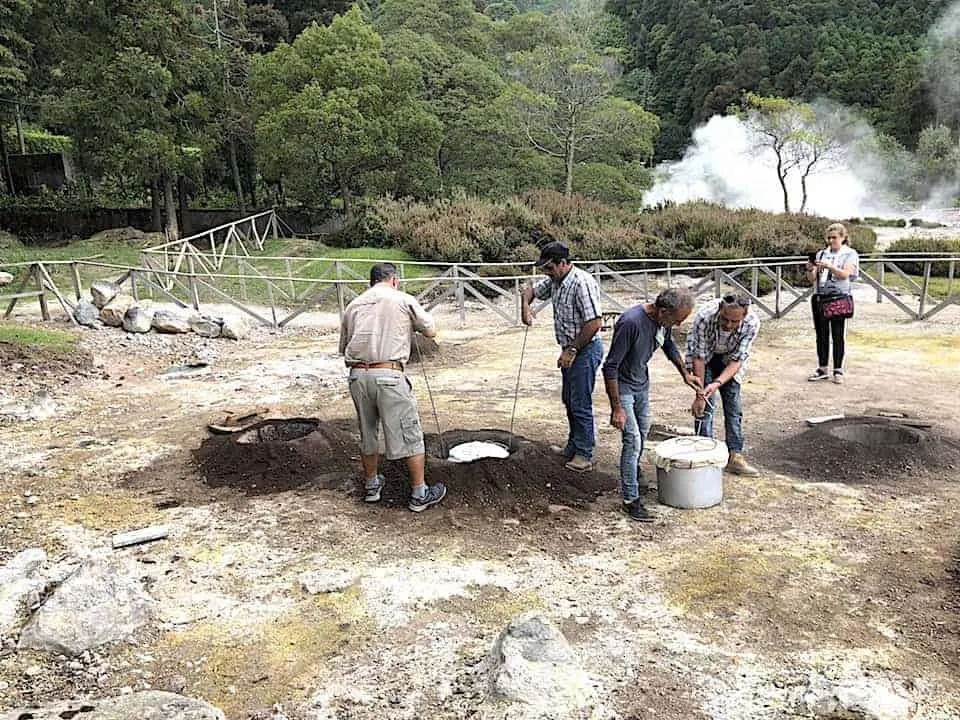 Caldeiras da Lagoa das Furnas Cozido