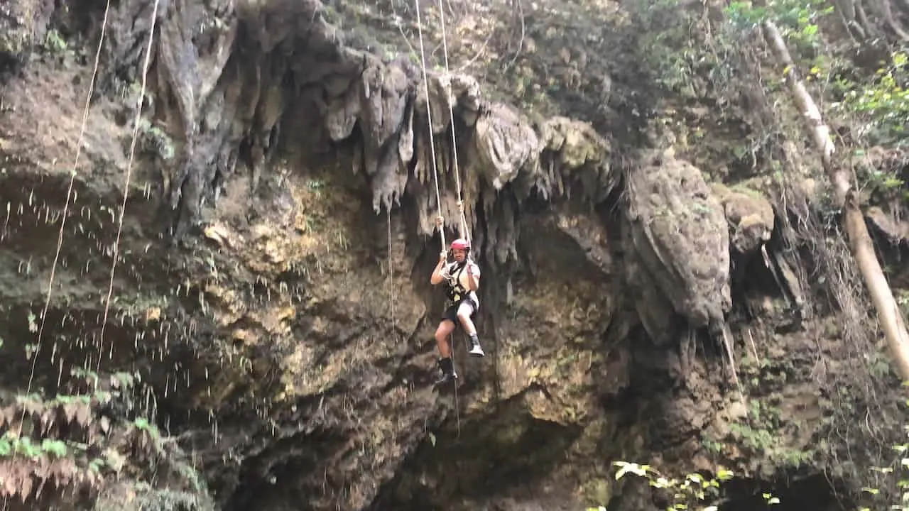 Goa Jomblang Rappel Down