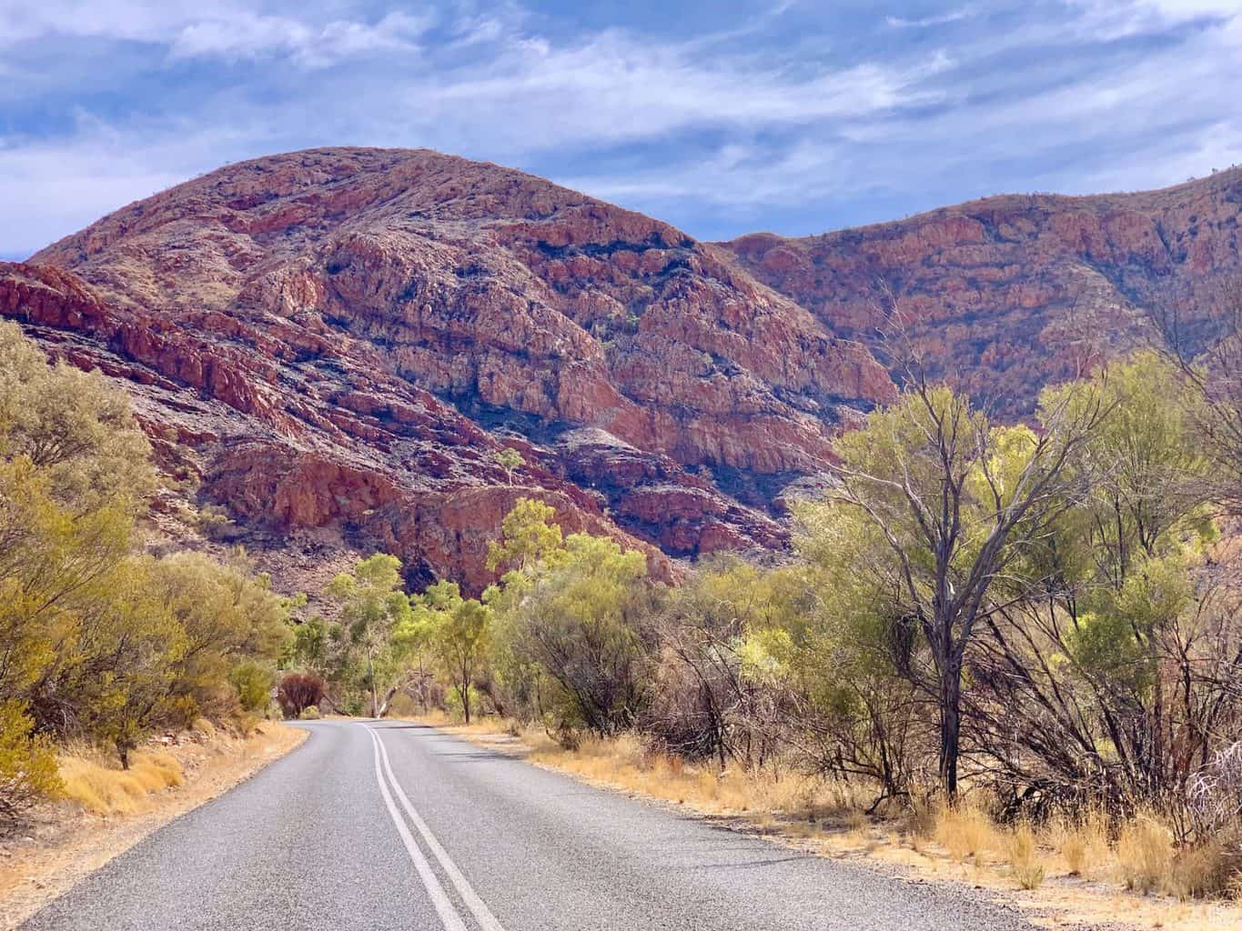 A CAR HIRE ULURU GUIDE How to Book A CHEAP Uluru Car Rental