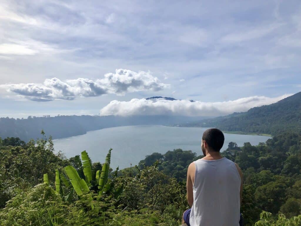 Danau Buyan Viewpoint