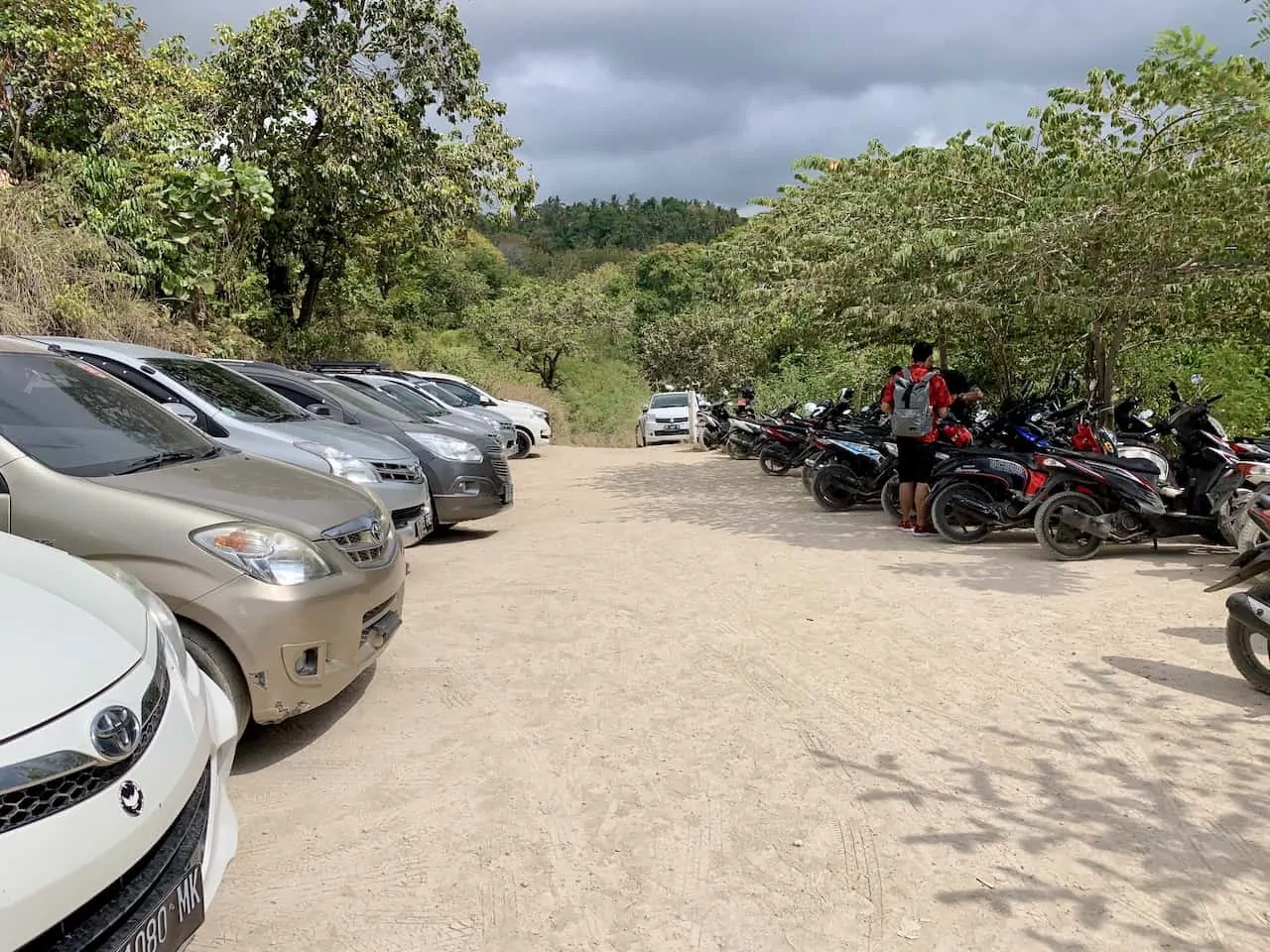 Diamoand and Atuh Beach Parking