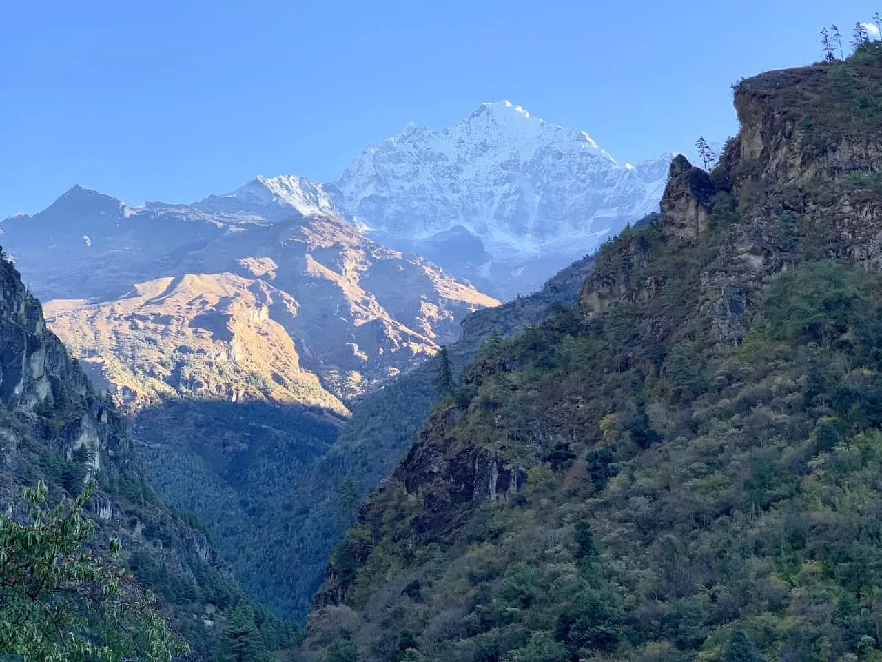 Phakding to Namche Bazaar Mountain Range