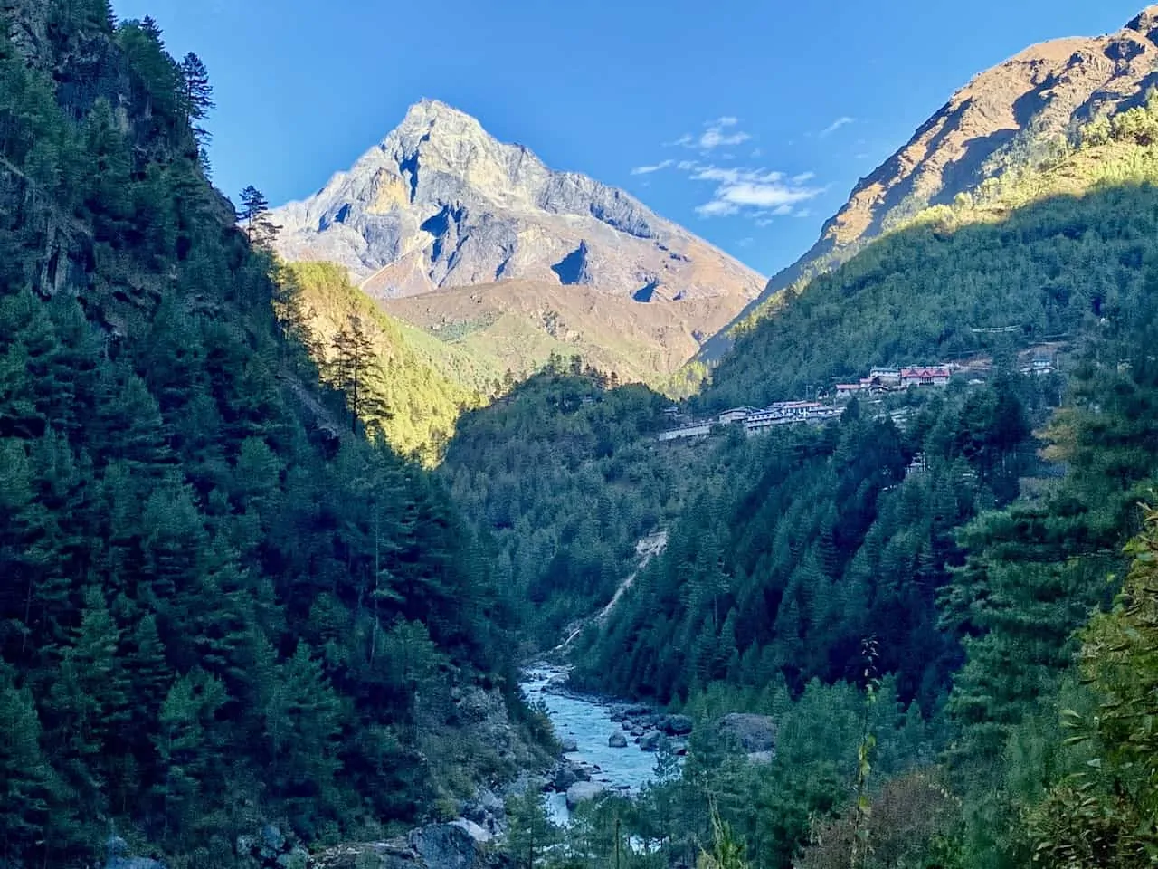 Phakding to Namche Bazaar Valley