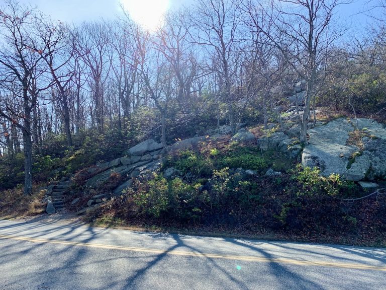 A Bear Mountain Hiking Guide - Bear Mountain Road Crossing 768x576