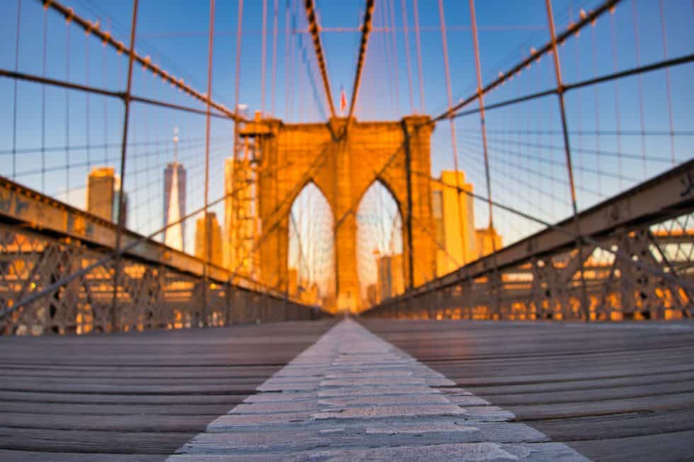 Walking the Brooklyn Bridge Local's Guide | Avoid the Crowds & Tips