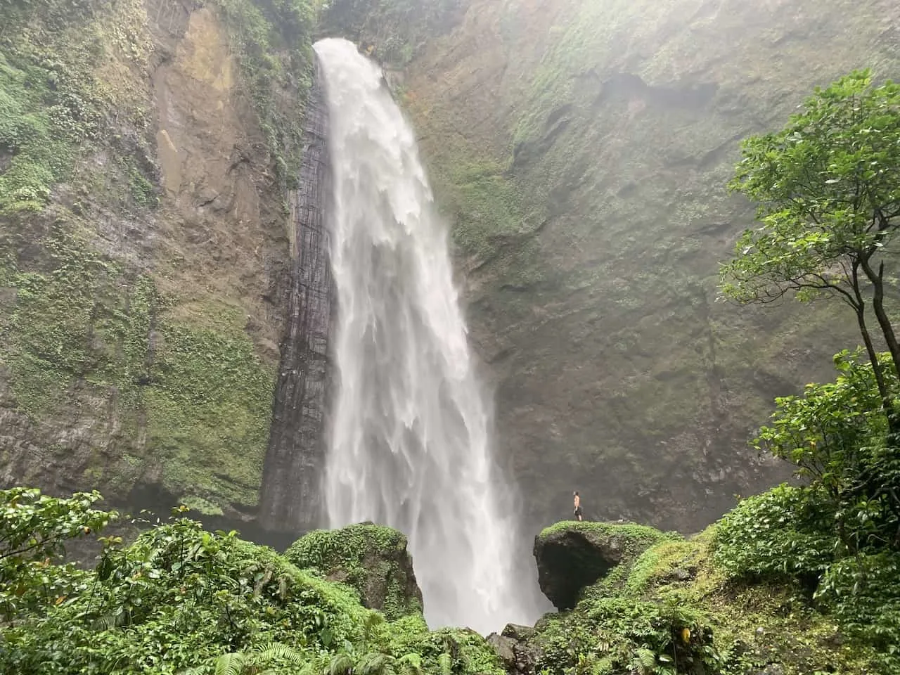 Kabut Pelangi Waterfall Java