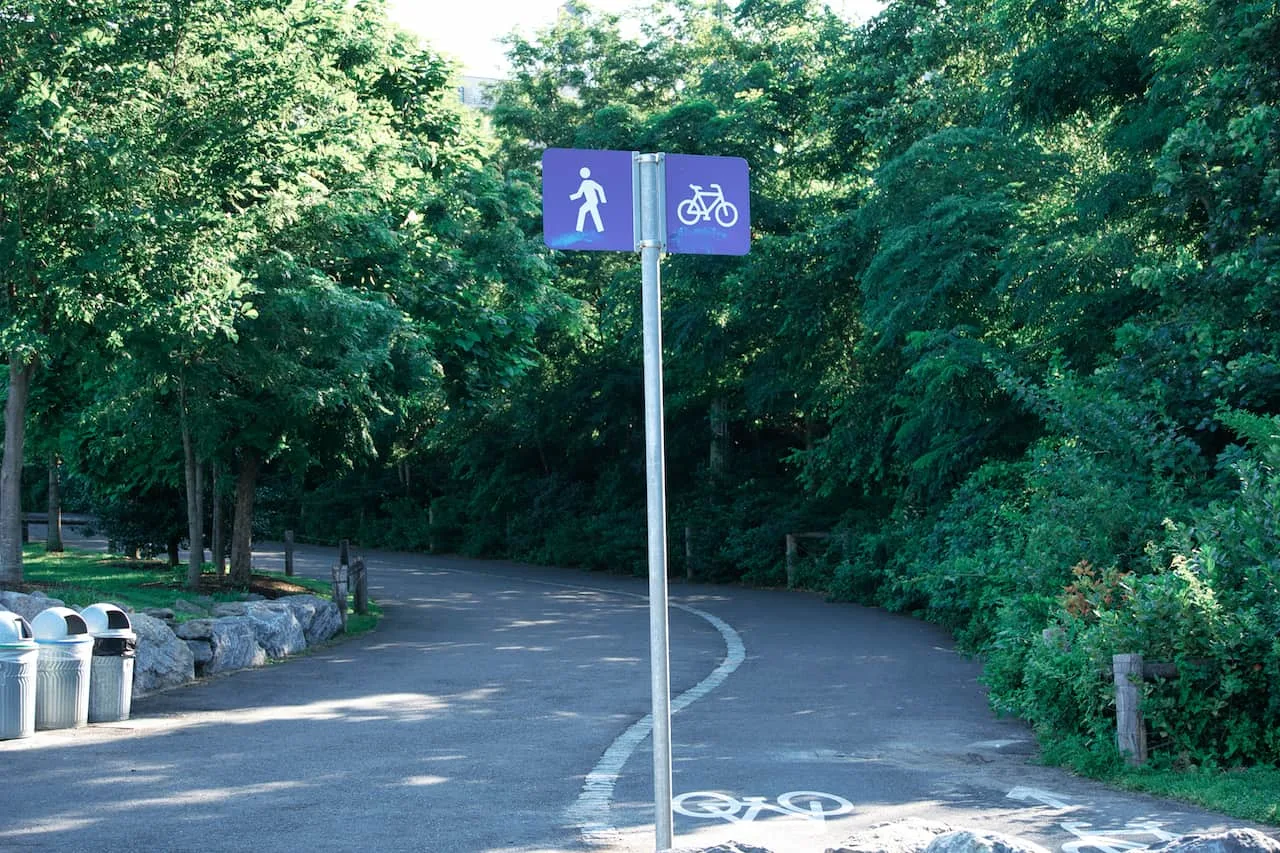 Walking & Biking Lanes Brooklyn Bridge Park