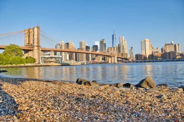 Visiting Pebble Beach at Brooklyn Bridge Park Dumbo | NYC Skyline Views