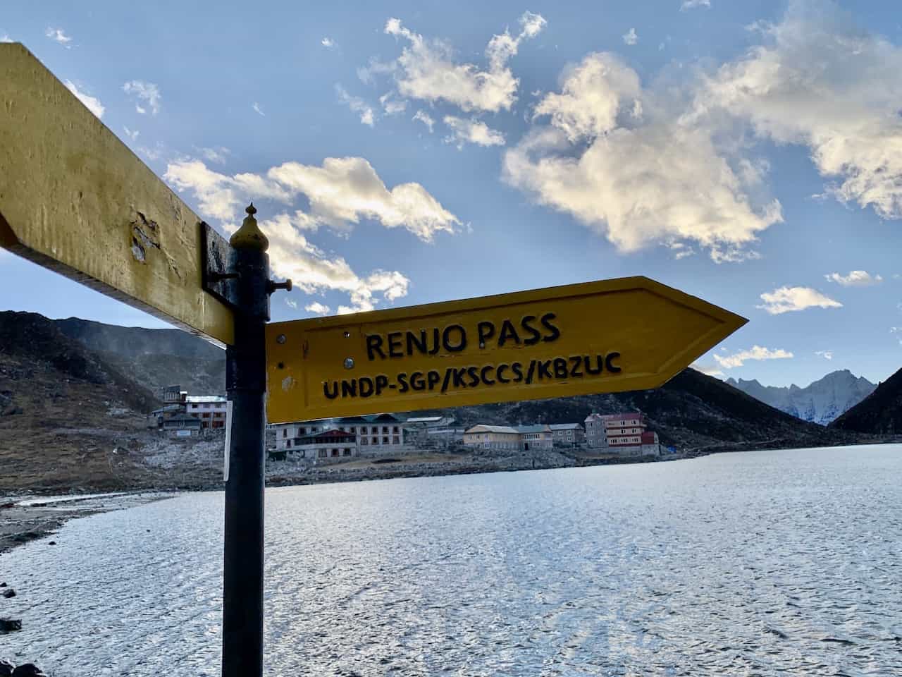 Renjo La Pass Directions