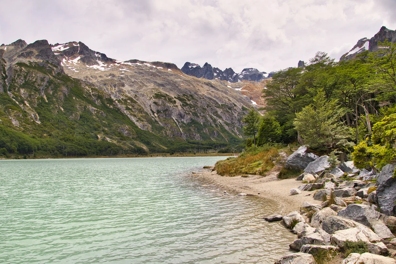 Laguna Esmeralda Shoreline