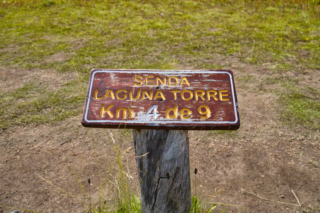 Laguna Torre Hiking Signs