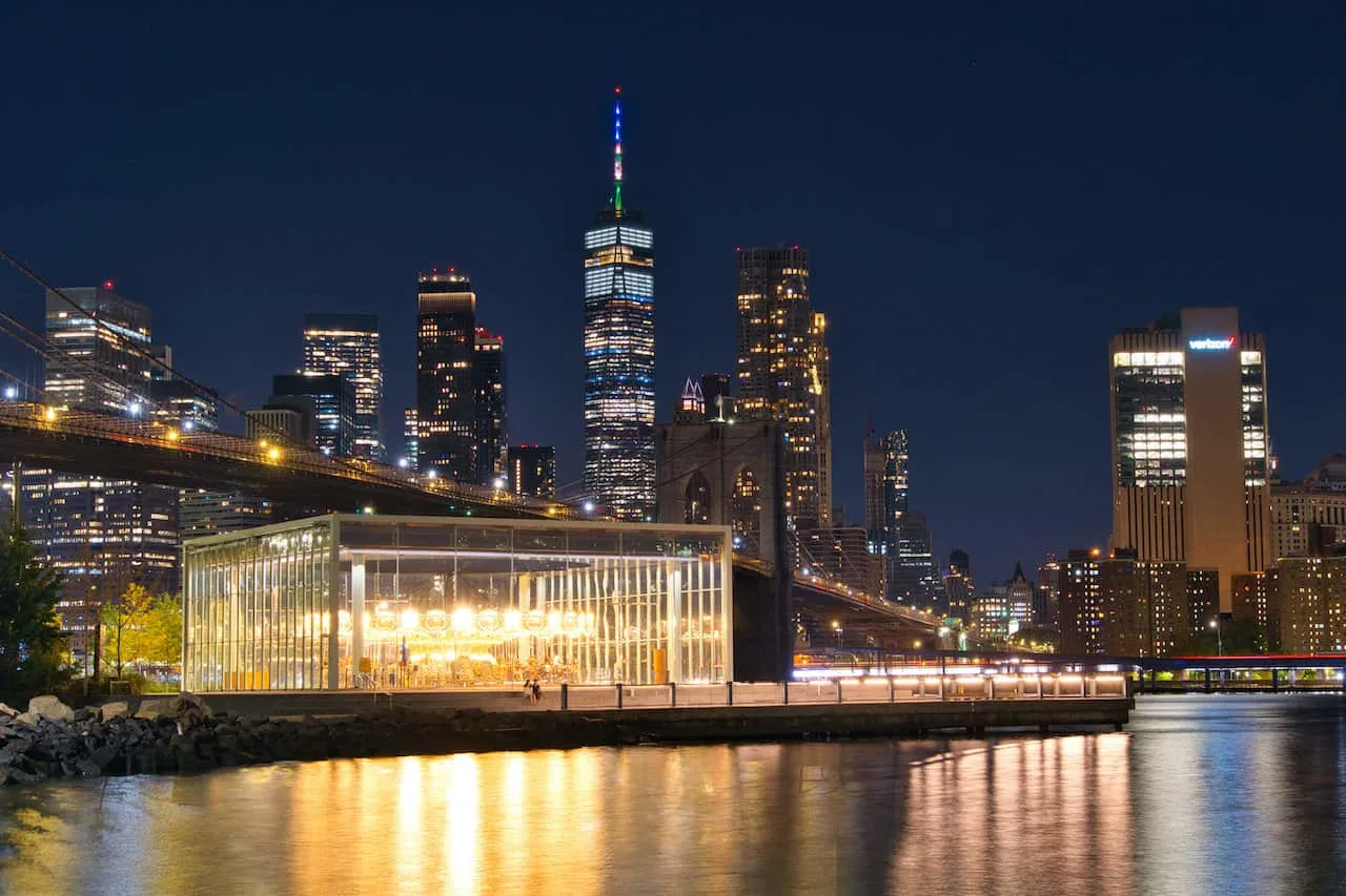 brooklyn bridge at night 2022