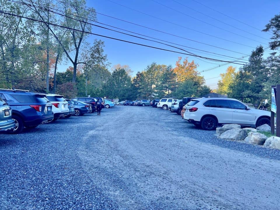 Hiking the Mt Beacon Trail of the - Mt Beacon Parking Lot 960x720