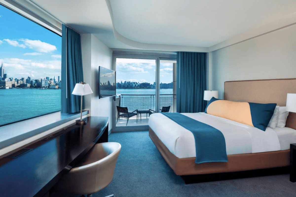 10 Fantastic Hotels Near New York City in New Jersey (Skyline Views)