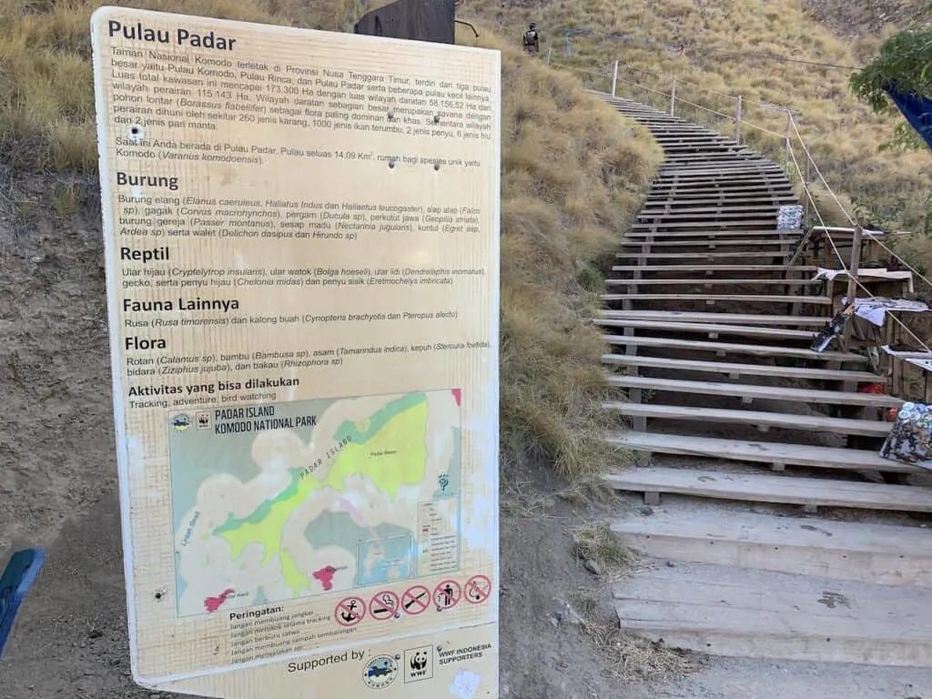 Pulau Padar Entrance