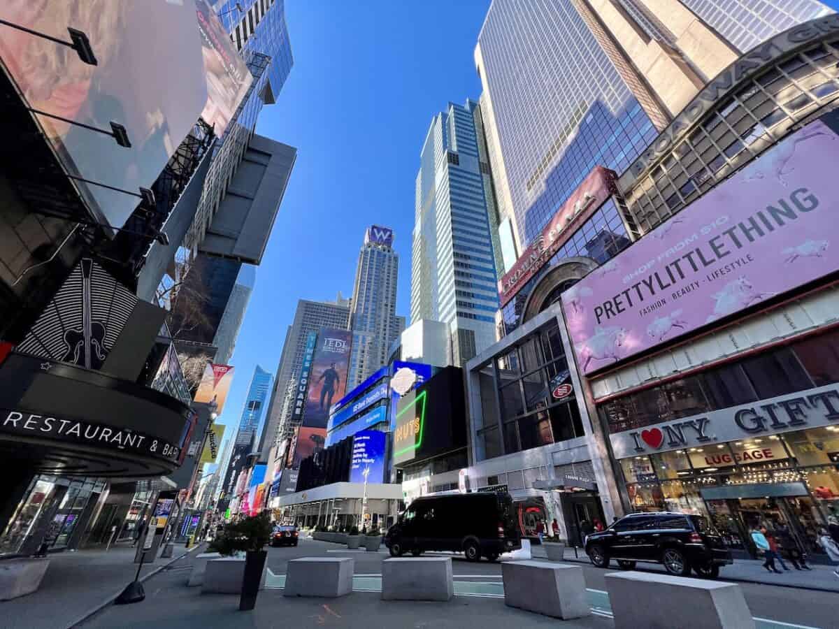 15 Best Hotels in the Theater District NYC (Top Broadway Hotels)