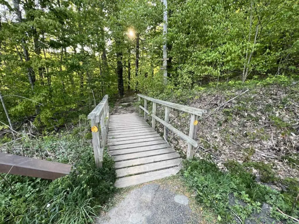 Giant Ledge Trailhead