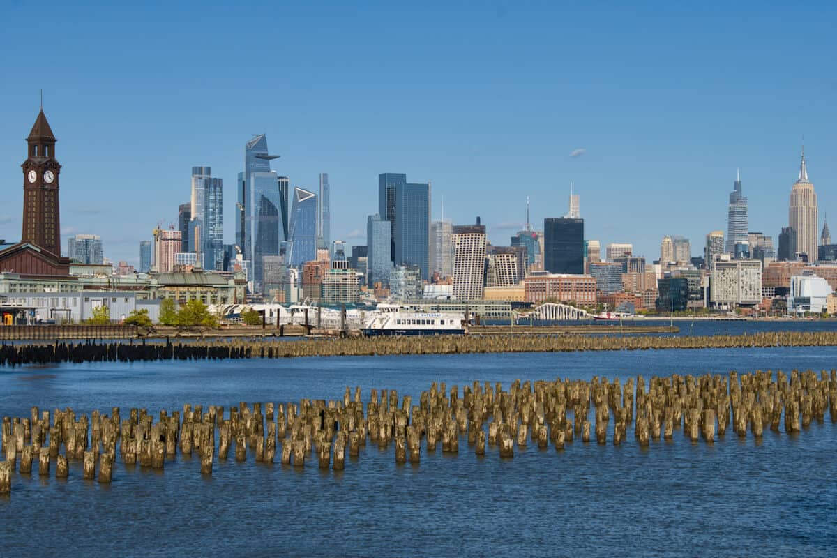 Jersey City Waterfront Walkway (Views of NYC from NJ)