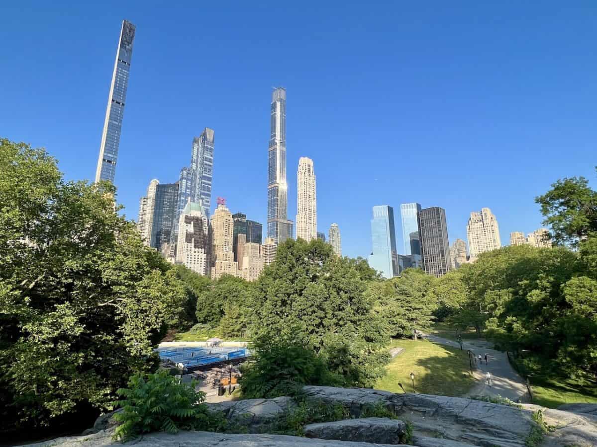 8 Best Central Park Rocks for Views & Hangouts (Umpire, Summit, & More)