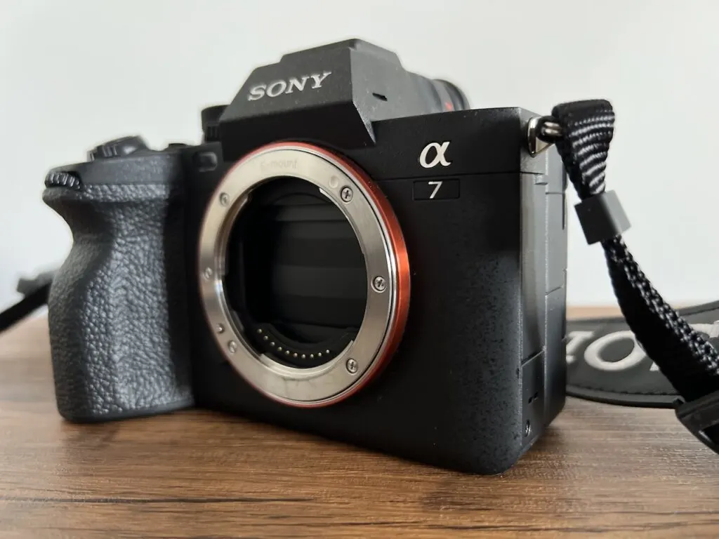 Sony A74