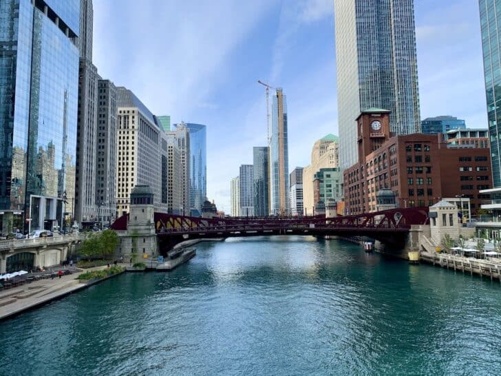 Chicago on the Move: How to Experience the City With Seamless Group Travel