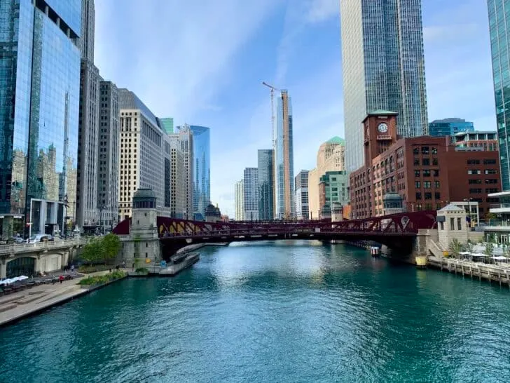 Chicago on the Move: How to Experience the City With Seamless Group Travel